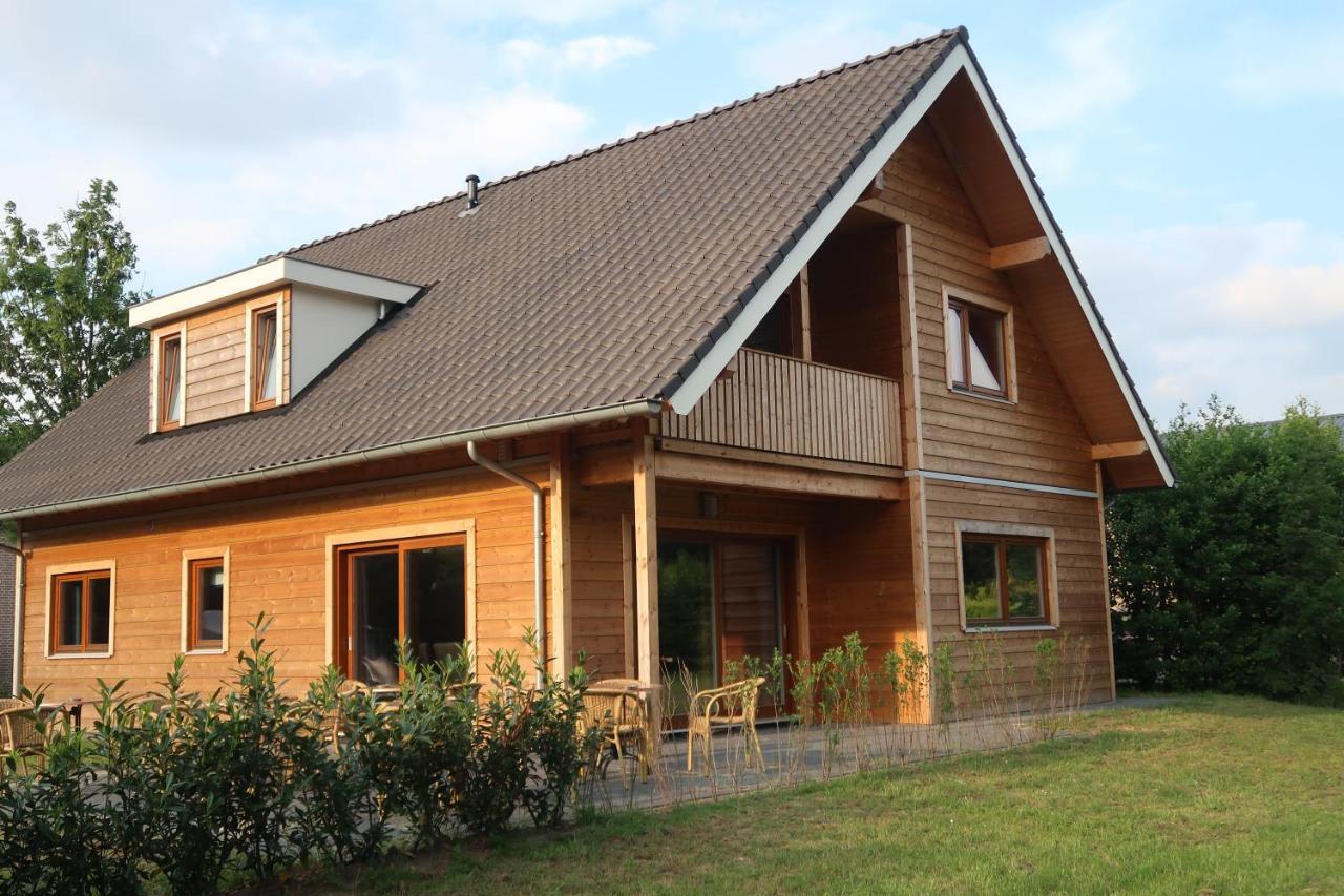 Familiehuis Klokkenweide Villa Loon op Zand Esterno foto